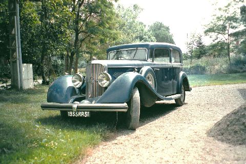 Enclosed, a picture of my Panhard 6CS Panoramique, 1933 (one of the very first panoramique), in original condition.
This body, 6 seaters/4 doors/4lateral windows is called Parisienne.
Best Regards
