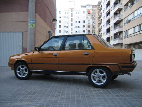 Renault 9