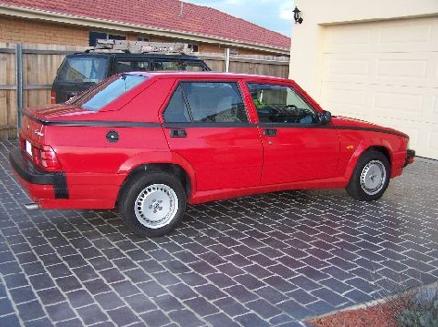 Alfa Romeo 75