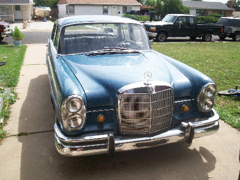 Mercedes-Benz 230S
