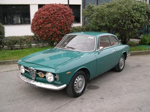 Alfa Romeo GT 1300 Junior/GT Junior 1.6