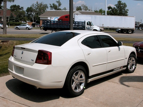 2006 Dodge Charger HEMI R-T with Dealer-Applied Sill ...